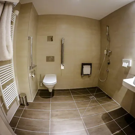 ホテル ドライ ラーベン