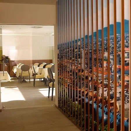 ホテル ドライ ラーベン グラーツ