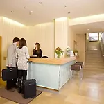 호텔 드라이 라븐 4*